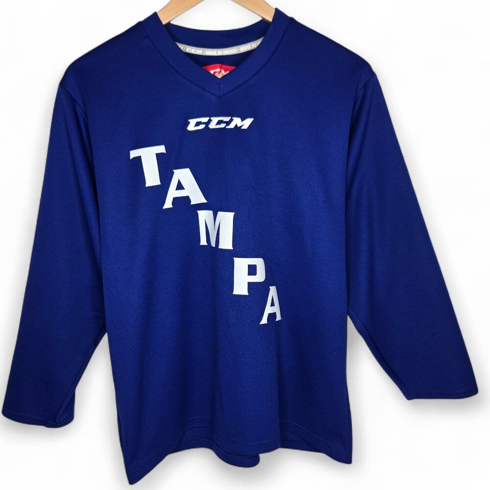CCM Tampa Bay Lightning Hockey Jersey Youth Santa Maria No 84 Sport Chunky L/XL
